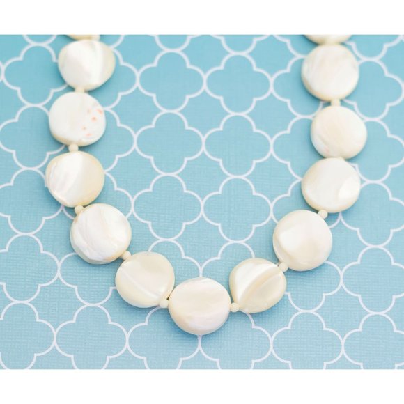 Vintage Perfect Mother of Pearl Beaded Necklace 26 inch - R16 - Picture 1 of 3